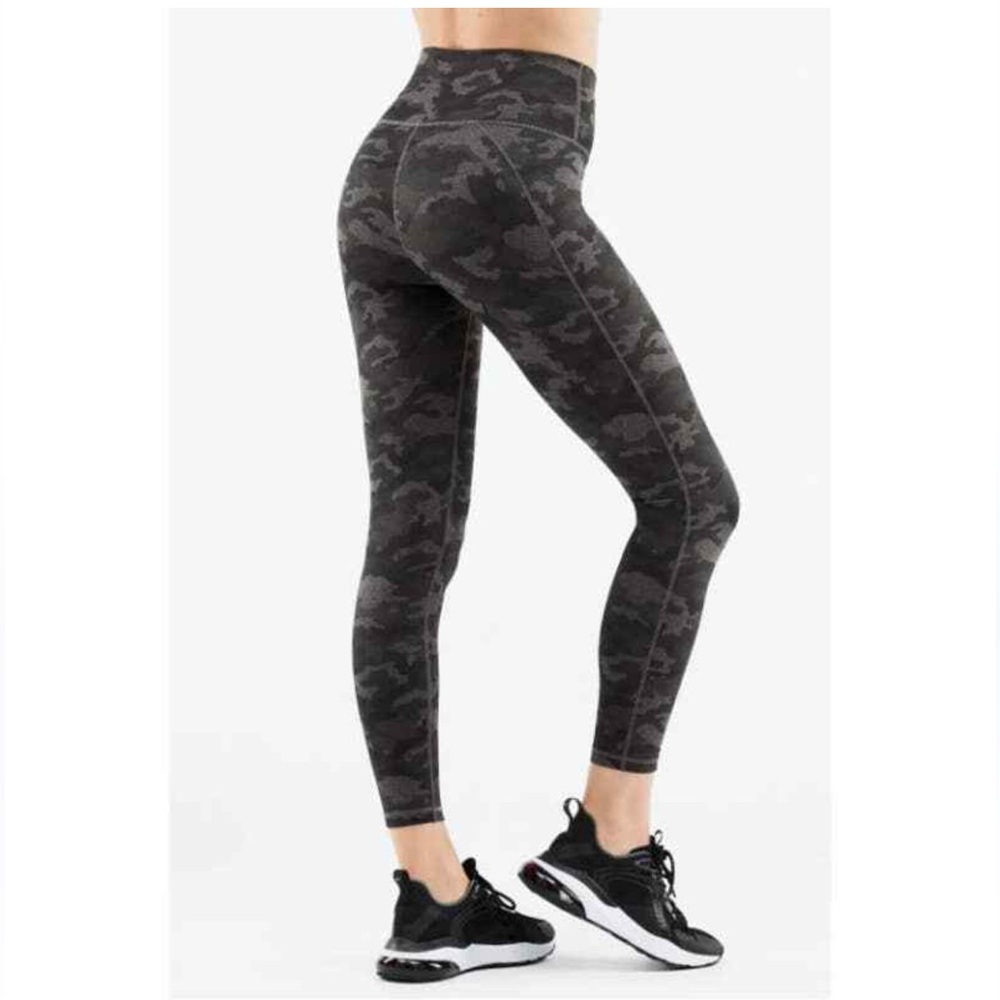 Fabletics Define Power Hold  High Waist Camouflage Print Leggings. Size 24 (749H